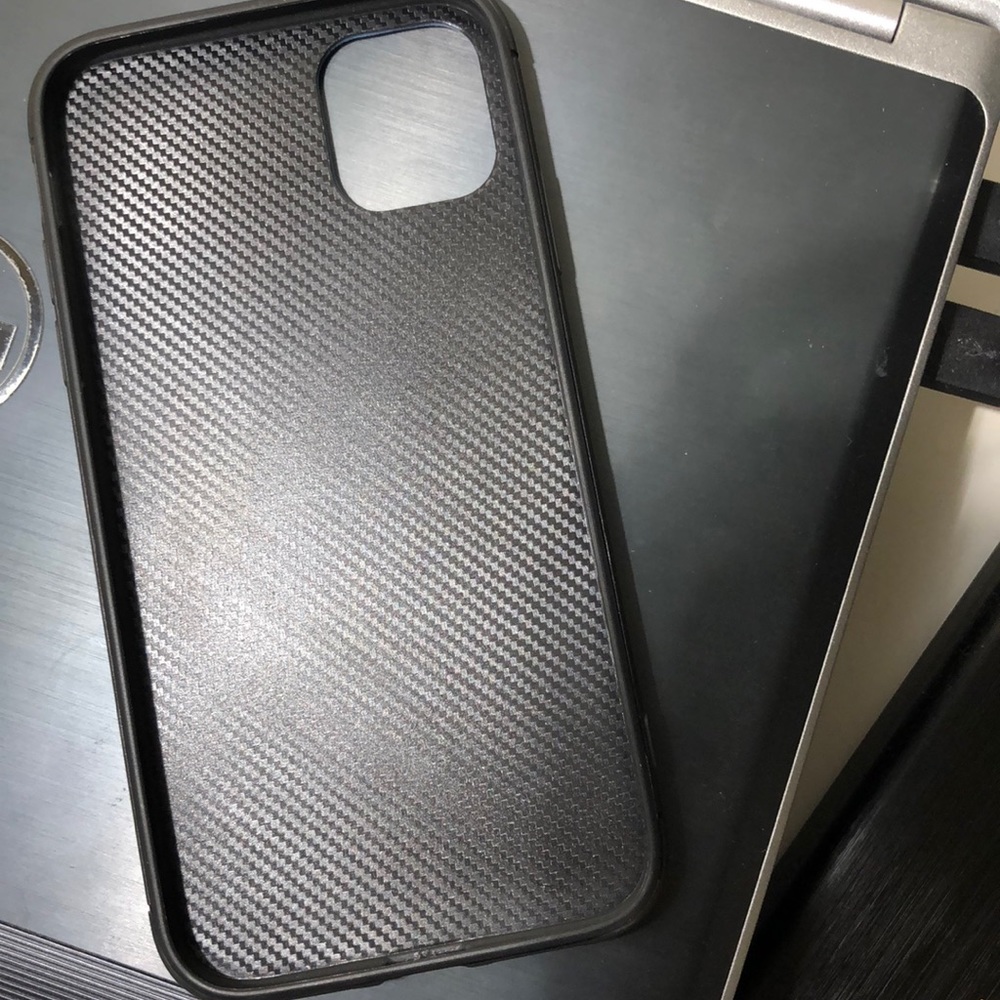 IPhone 11 case - Picture 3 of 3